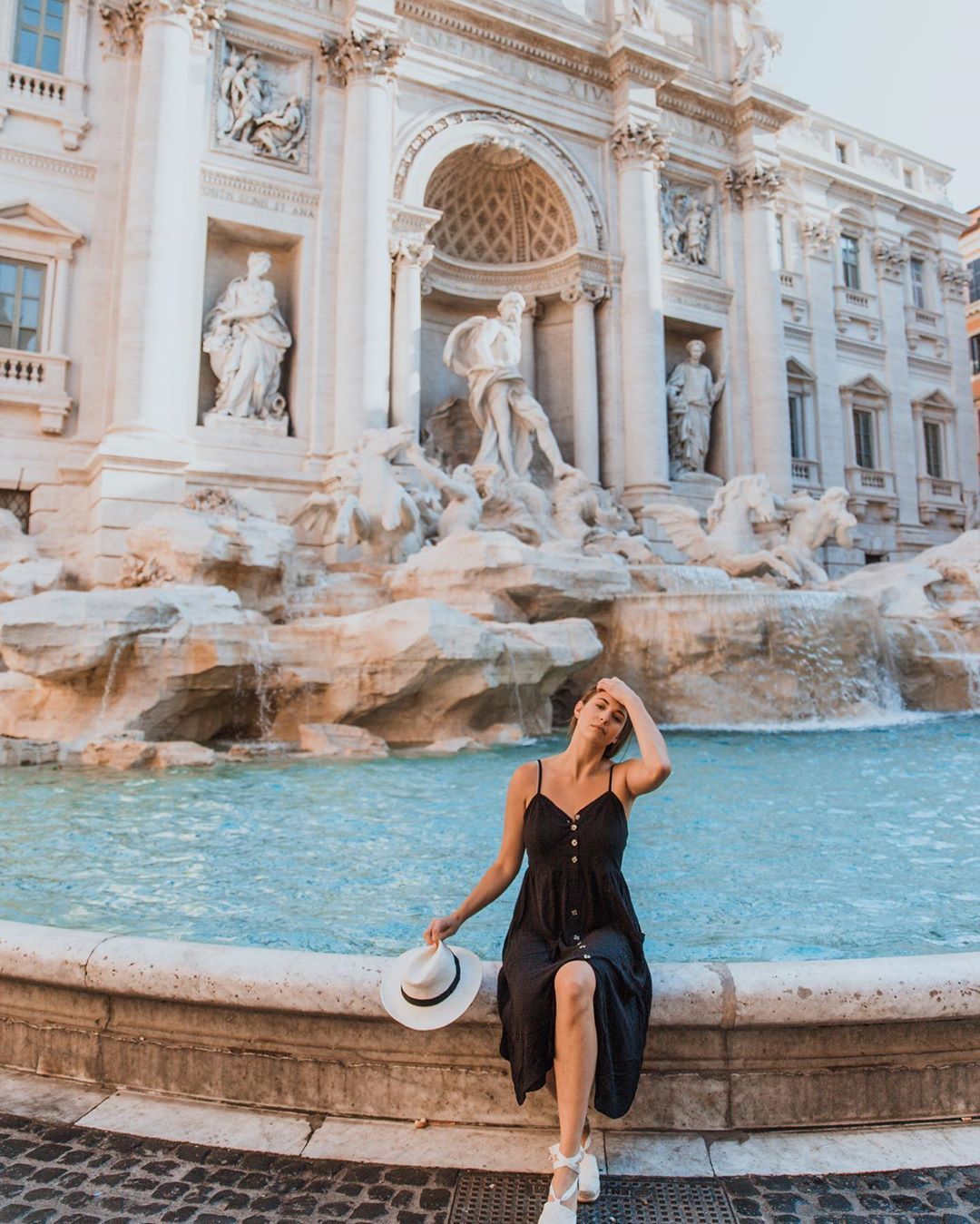 Dana BerezвњЁTravel & LifestyleвњЁ on Instagram: “рџЊ™ Early mornings at the Trevi. Let me tell you... if you have seen this beauty at 3 in the afternoon you KNOW it's packed with people. -->…” -   15 holiday Fashion italy ideas