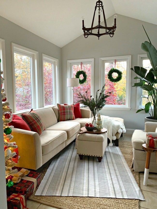 A Traditional Cottage Christmas Sunroom in Red and Green -   15 room decor Green sunrooms ideas