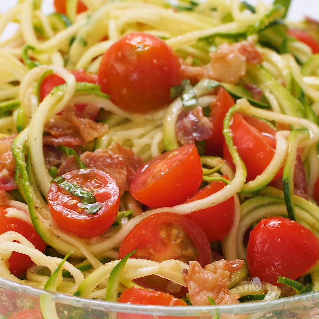 Zucchini Noodle Salad Recipe with Bacon & Tomatoes (Low Carb, Paleo) -   17 healthy recipes Simple noodles ideas