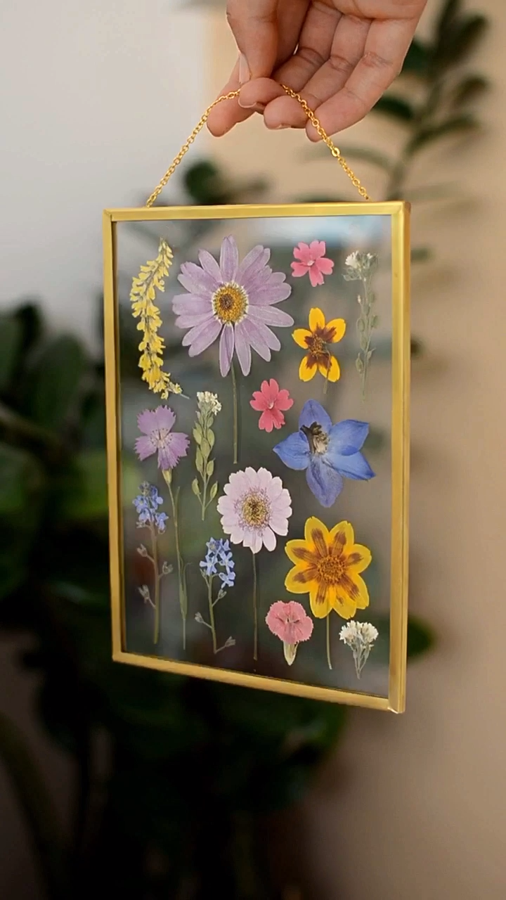 Pressed flower frame -   18 diy projects For The Home picture frames ideas