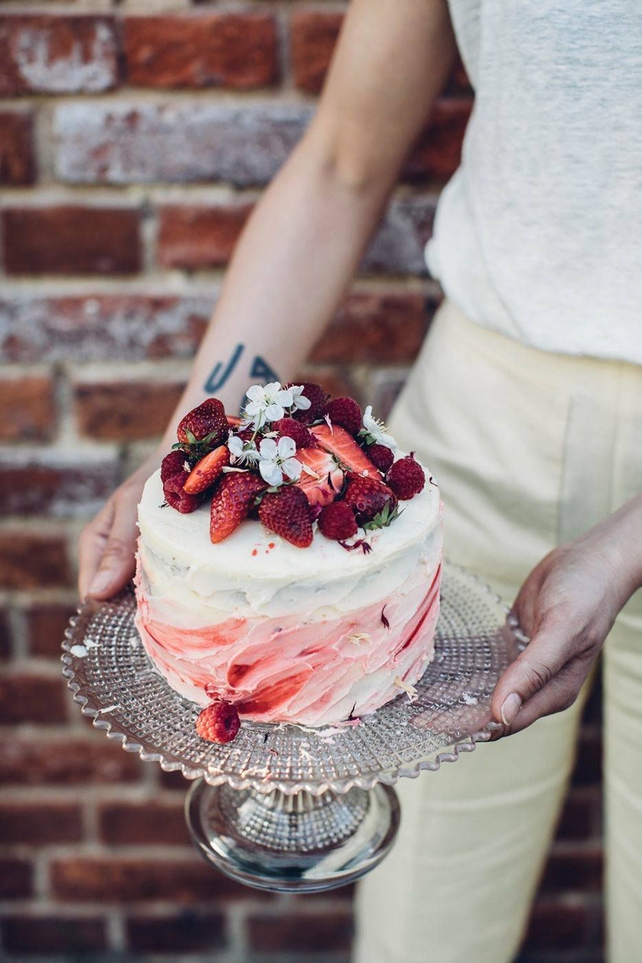 Gluten-free Strawberry-Raspberry Cake with Sparkling Wine -   20 cake Pretty gluten free ideas