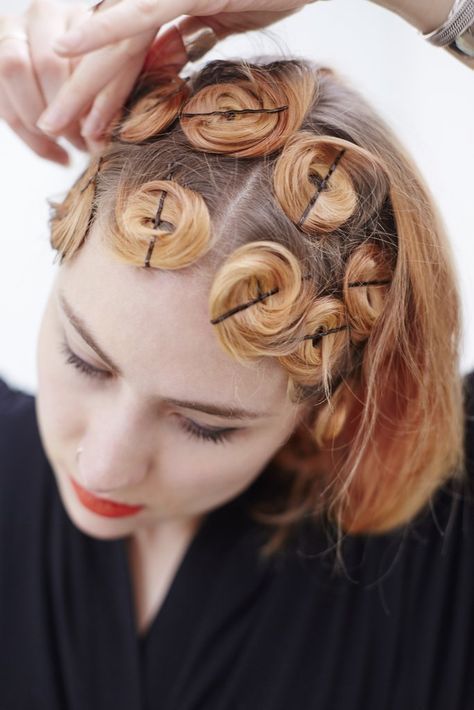 This Easy DIY Proves Anyone Can Do Pin Curls Like a Pro -   20 hairstyles Vintage tutorial ideas