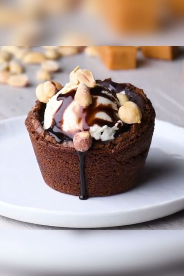 Brownie recipes to treat yourself to ASAP -   21 best desserts Videos ideas