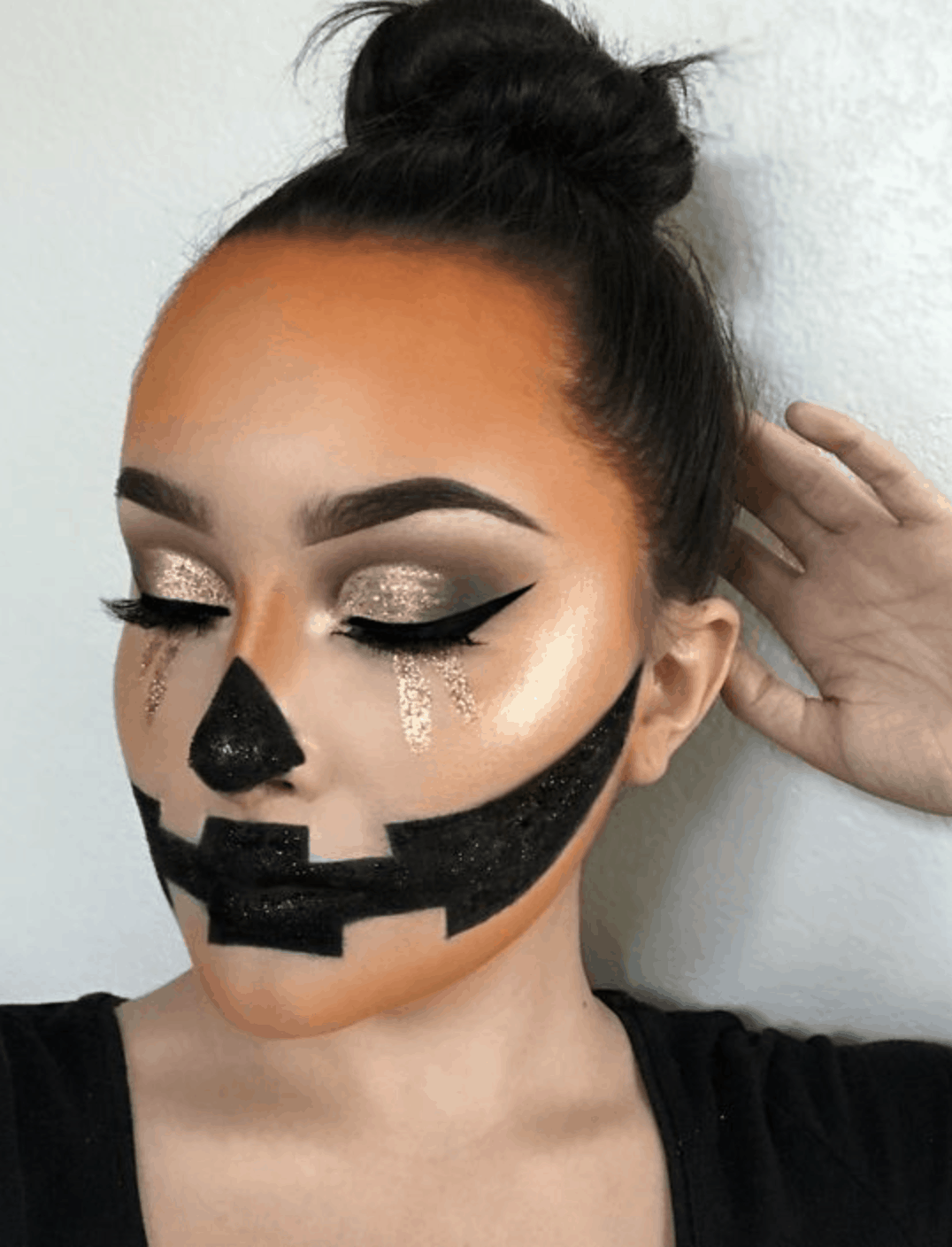 13 Easy Halloween Makeup Ideas to Try - An Unblurred Lady -   11 pumpkin makeup Halloween ideas