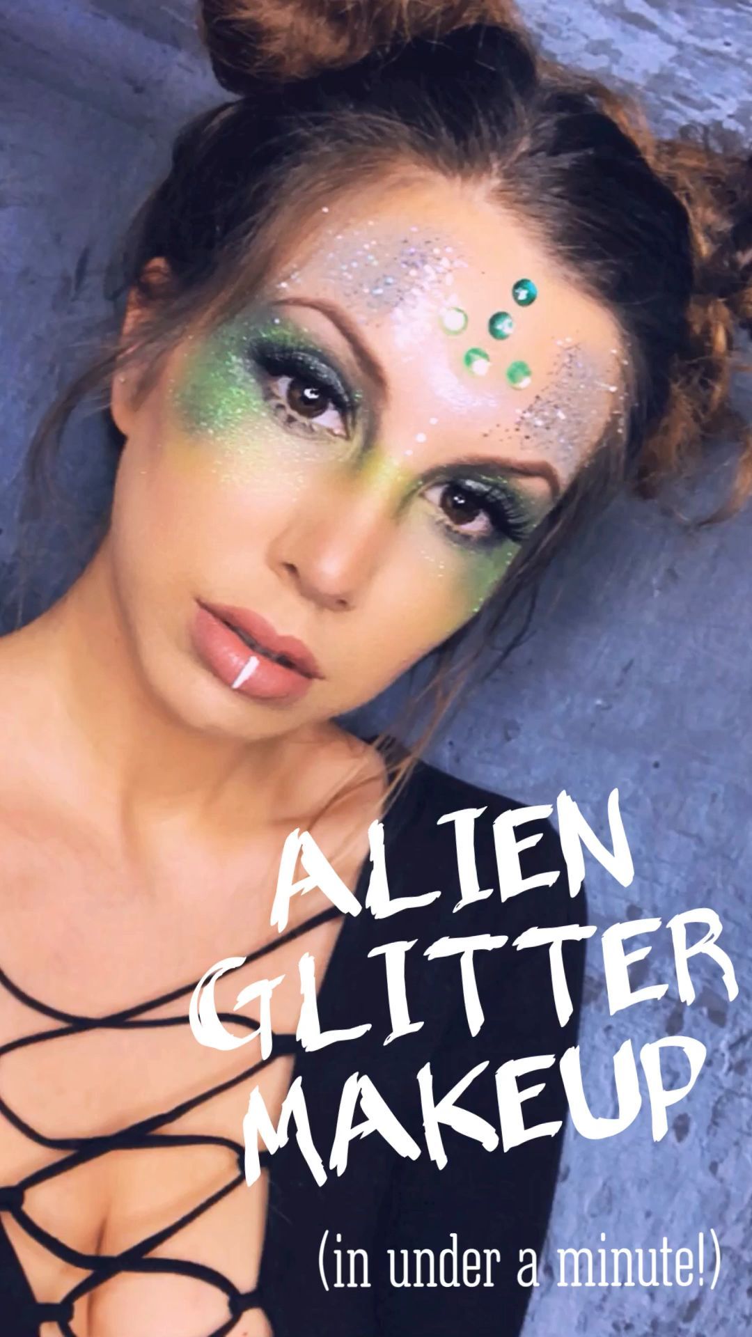 Alien Glitter Makeup | Alien Makeup Eyes | Alien Eye Makeup | Alien Costume -   14 makeup Festival fluo ideas