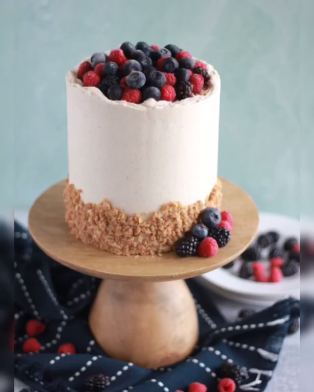 10 cake White background ideas
