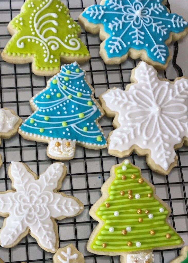 Sorta Fancy Decorated Sugar Cookies | Kick and Dinner -   14 holiday Cookies decorated ideas