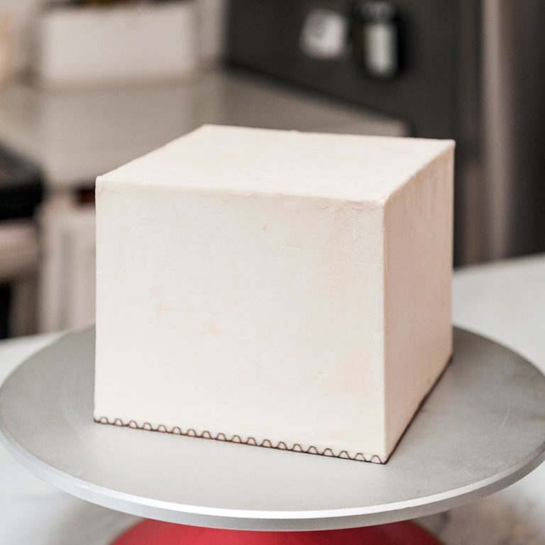 Square Buttercream Cake Tutorial With Sharp Buttercream Edges | Sugar Geek Show -   15 cake Chocolate square ideas