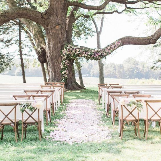 60+ Outdoor Wedding Ideas That Will Make Your Wedding Wonderful - Page 27 of 61 - SooPush -   16 wedding Arch tree ideas