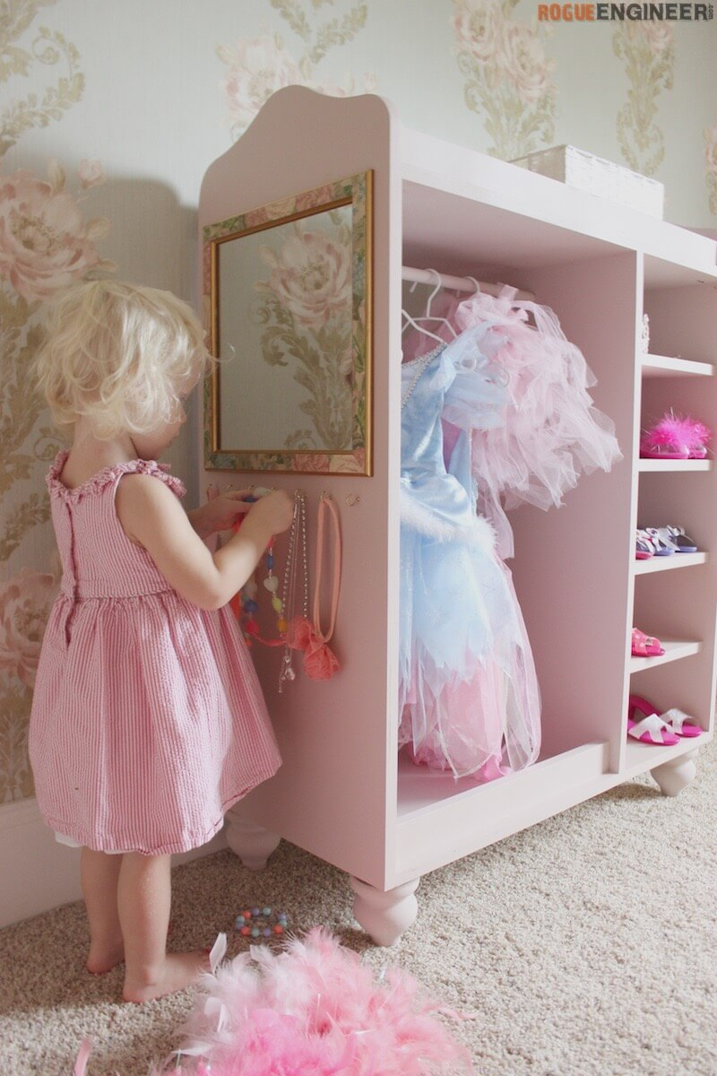 Girl's Dress Up Center { Free DIY Plans } Rogue Engineer -   11 dress DIY chambre parentale ideas