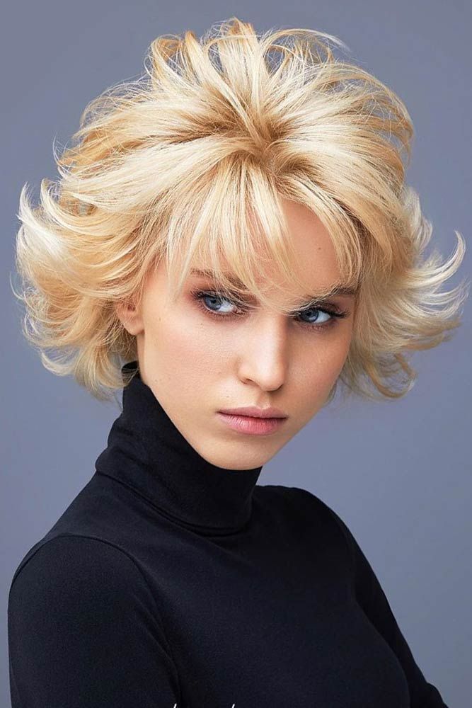 30 Timeless Feathered Hair Ideas To Look Fresh And Modern -   11 hair Layered casual ideas