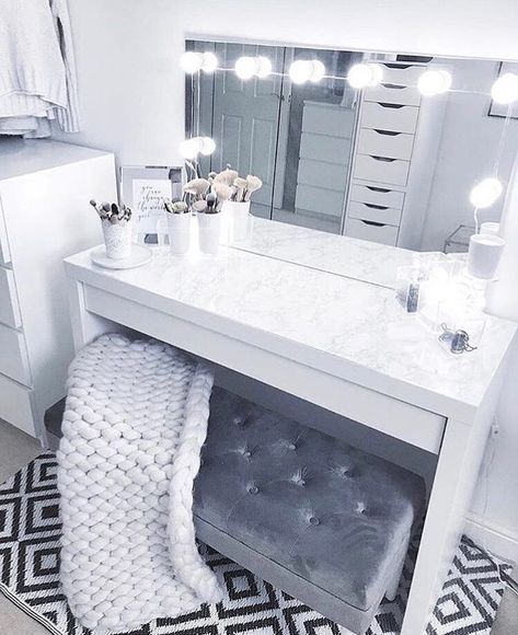 15 makeup Table marble ideas