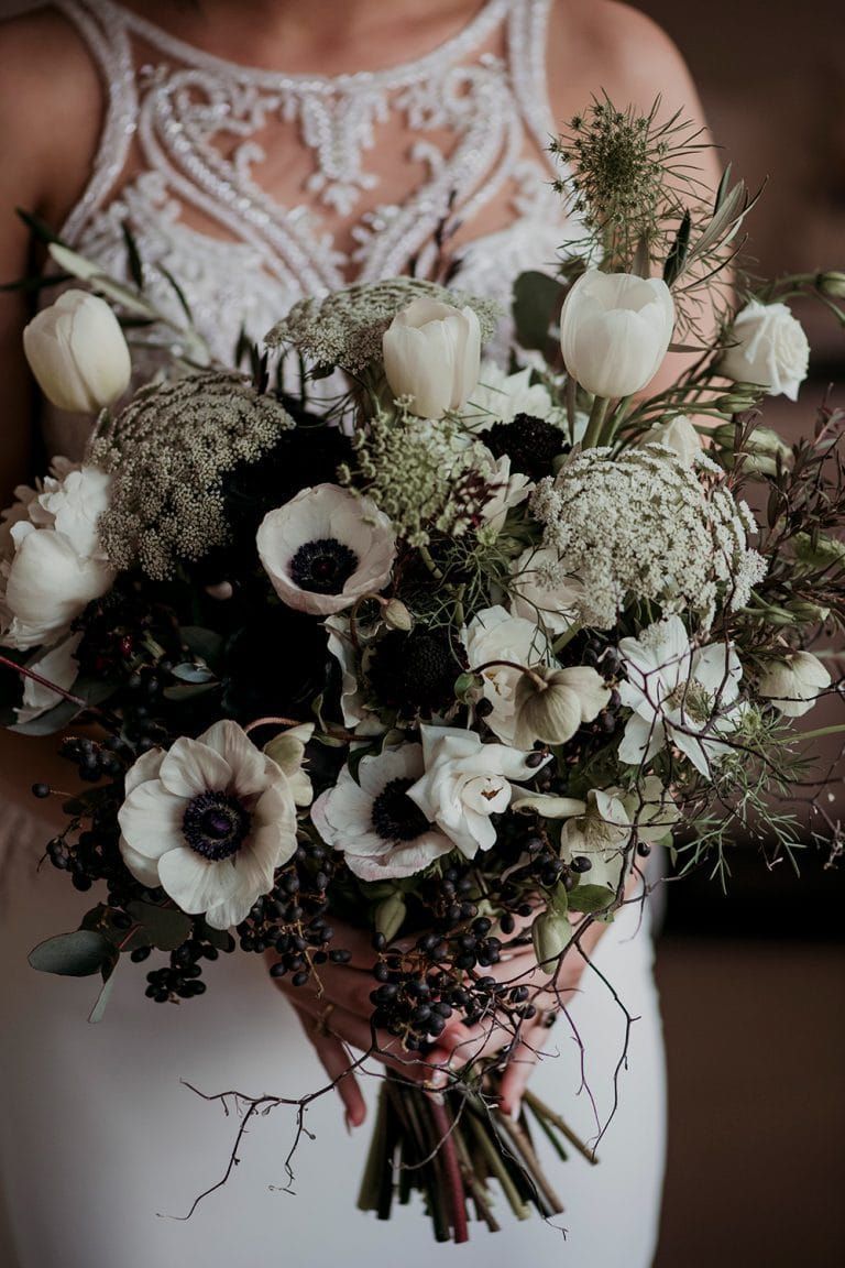 Striking Black, White & Forest Green Wedding Inspiration -   15 wedding Forest bouquet ideas