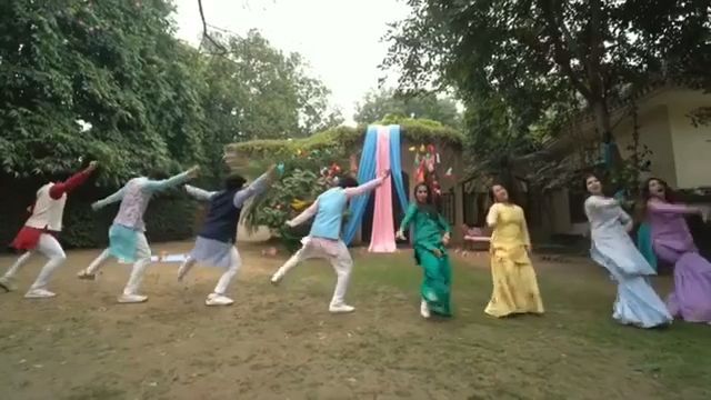 Choreography for sangeet day -   16 dress Dance songs ideas