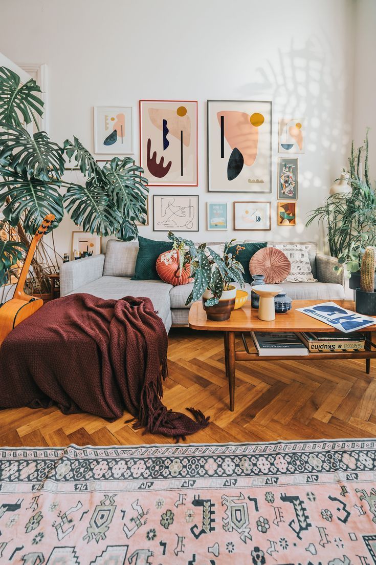 Home Interior Farmhouse Abstract art, plants and vintage design can be seen at this cozy apartment with a strong boho vibes -   8 cozy plants Room ideas