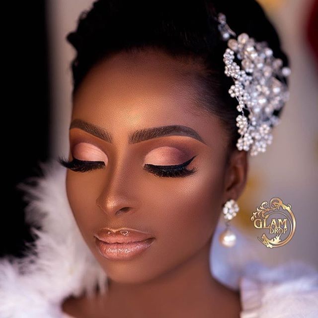 15 makeup Gold brides ideas
