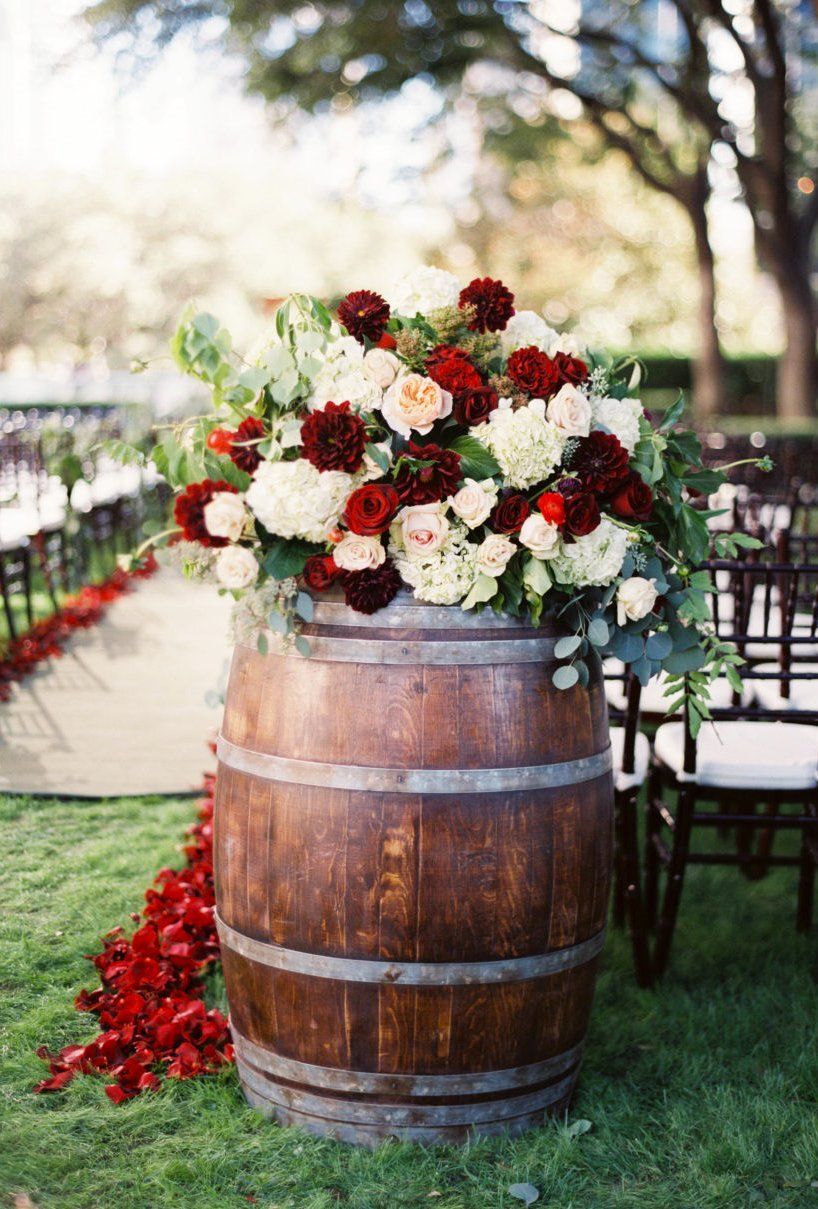 42 Rustic Wedding Ideas And Tips For Reception | Wedding Forward -   16 wedding Burgundy country ideas