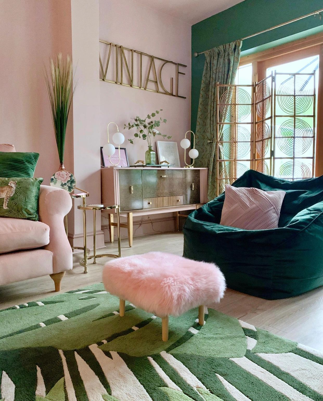 Pink & Green living room with luxe glam decor -   17 living room decor Pink ideas