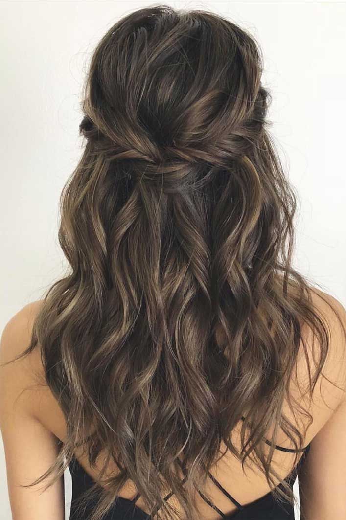 43 Gorgeous Half Up Half Down Hairstyles That Perfect For A Rustic Wedding -   18 hair Bridesmaid how to ideas