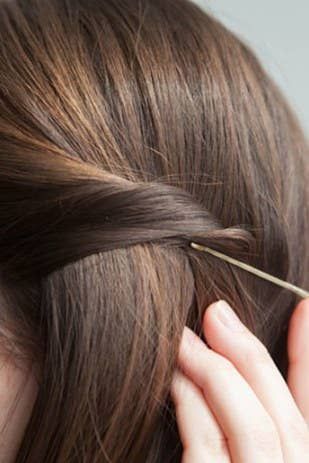 21 Bobby Pin Hairstyles You Can Do In Minutes -   12 hairstyles Semirecogido paso a paso ideas
