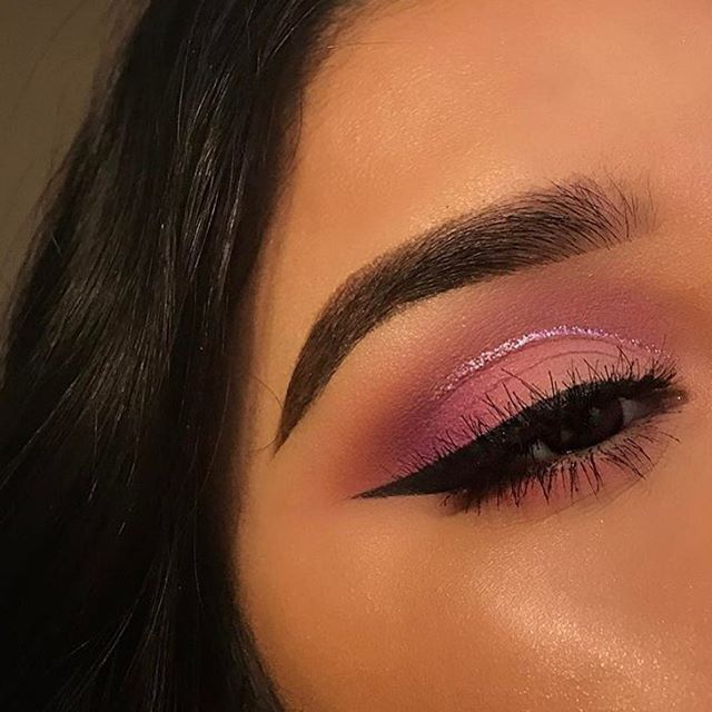 12 makeup Pink winged liner ideas