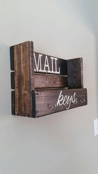 Mail and key organizer -   14 diy projects With Pallets how to make ideas