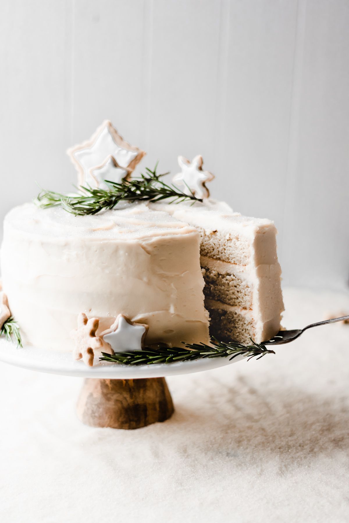 Caramelized White Chocolate Winter Wonderland Cake -   17 sand desserts Photography ideas