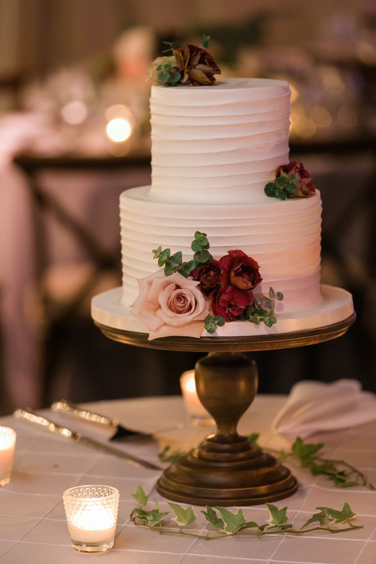 A Classic Chicago Wedding With A Modern Edge -   19 cake Wedding big ideas