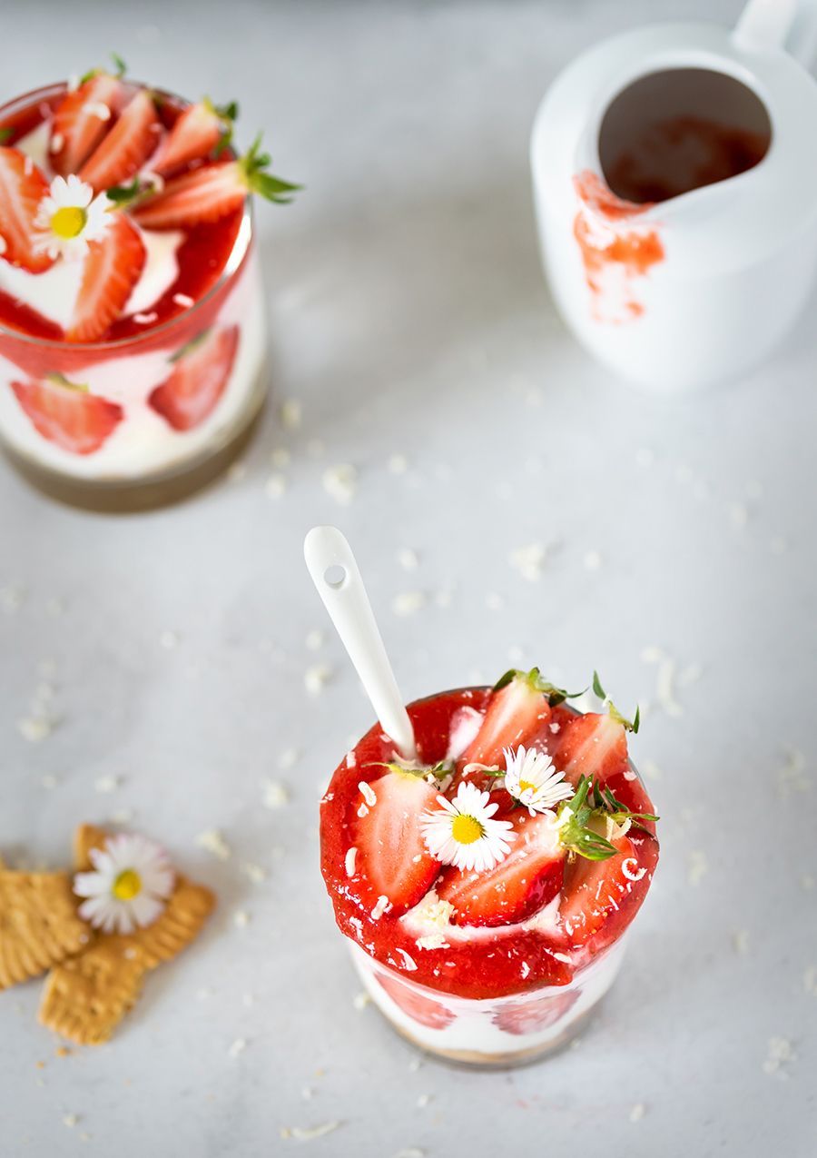 Erdbeer-Dessert im Glas mit Keksboden ohne Backen -   19 desserts Im Glas leicht ideas