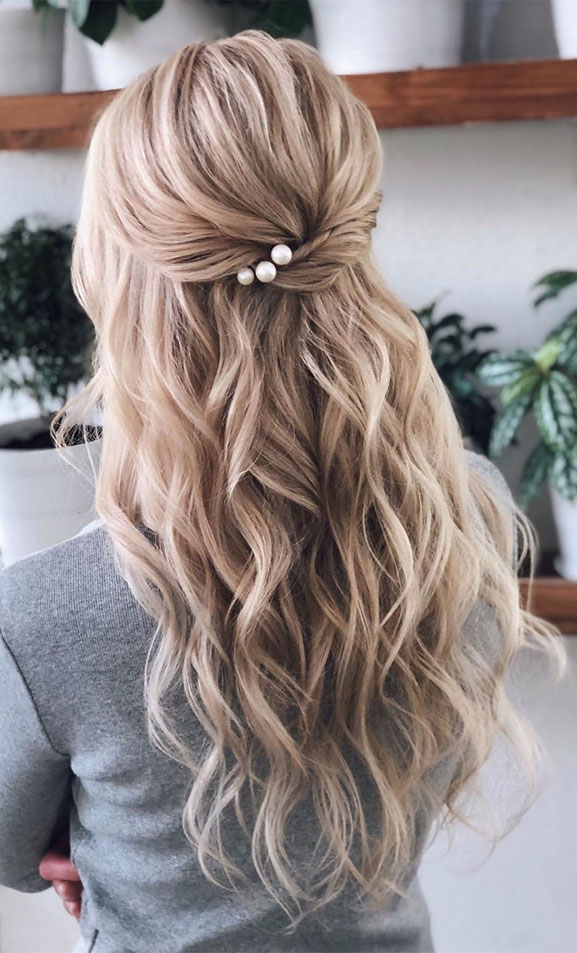 43 Gorgeous Half Up Half Down Hairstyles That Perfect For A Rustic Wedding -   19 hairstyles Bridesmaid half up ideas