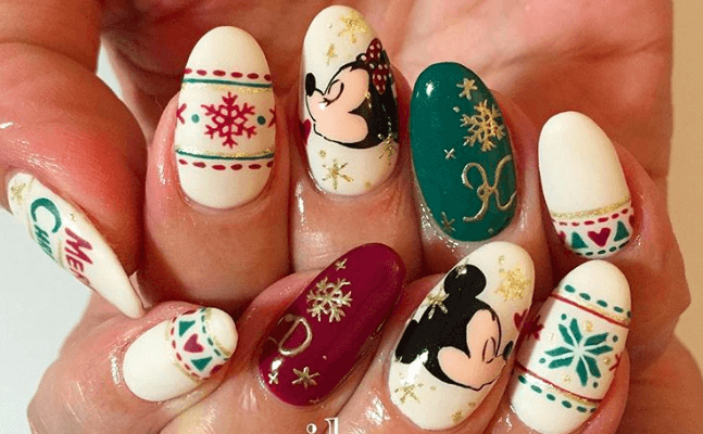 9 Disney Holiday Nail Art Ideas, Plus 3 Grinch-Inspired Styles -   15 holiday Nails disney ideas
