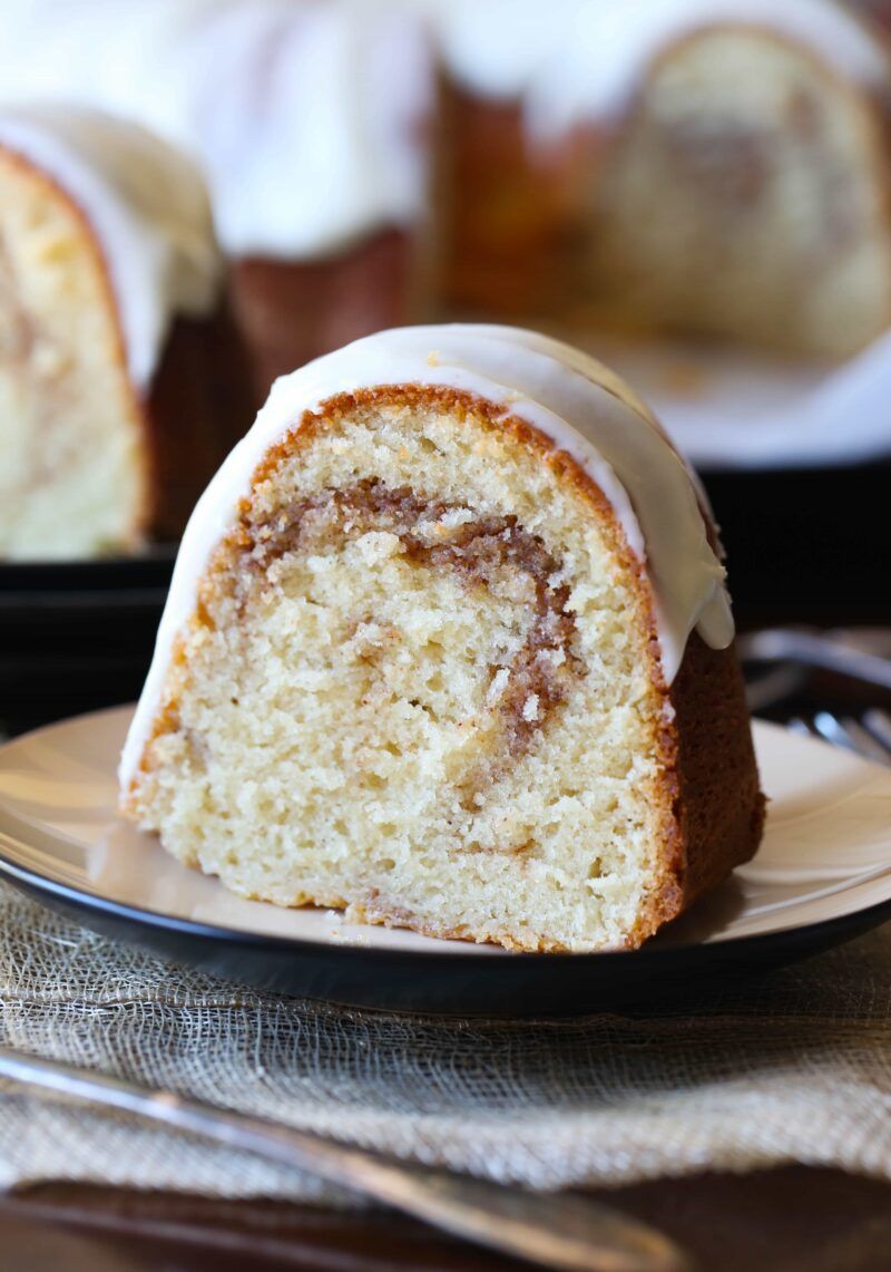 Cinnamon Roll Pound Cake | The BEST Cinnamon Cake Recipe -   18 cake Pound cinnamon rolls ideas