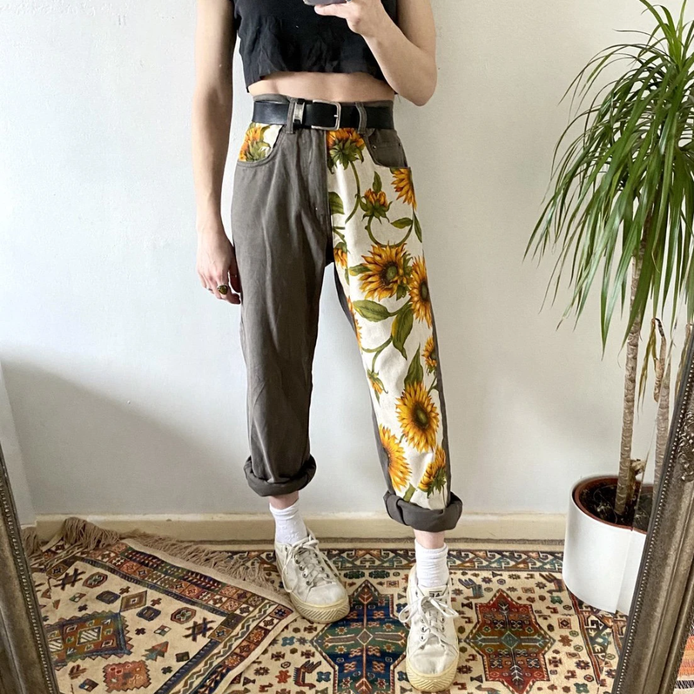 Stylish Sunflower Printed Loose Fitting Jeans -   18 fitness Clothes loose ideas
