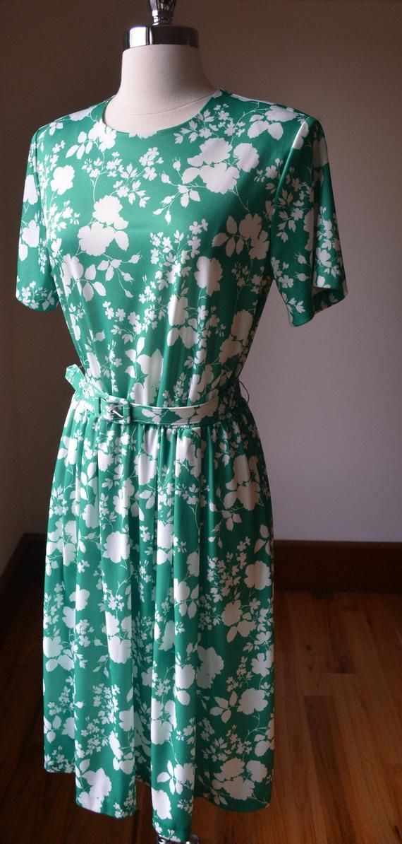 Vintage Green And White Floral Light Weight Spring or Summer | Etsy -   19 dress Floral green ideas
