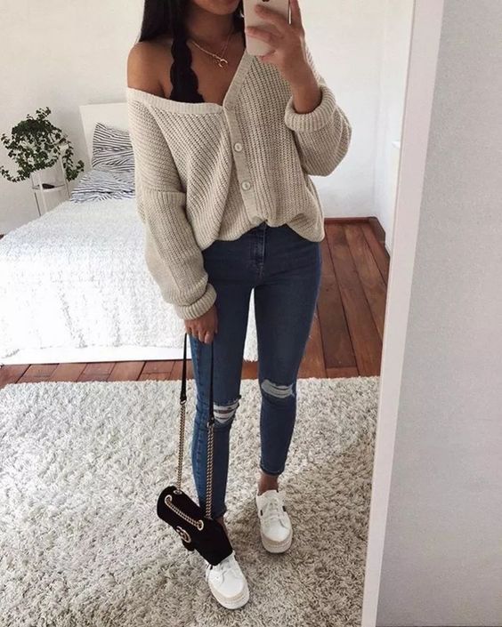 Chunky Oversized Big V Neck Button Up College Sweater For Women -   18 fall outfits 2020 ideas