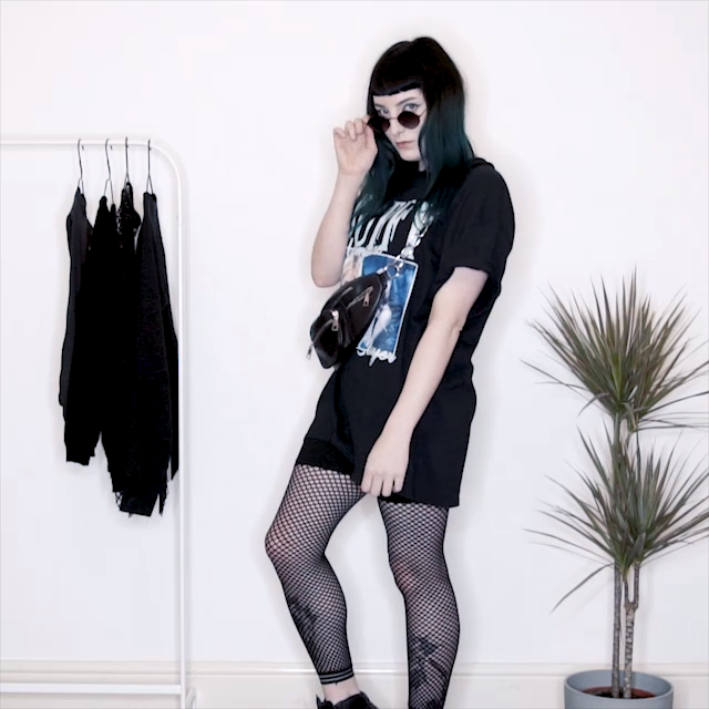 THREE WAYS TO STYLE AN OVERSIZED TEE -   diy Clothes goth