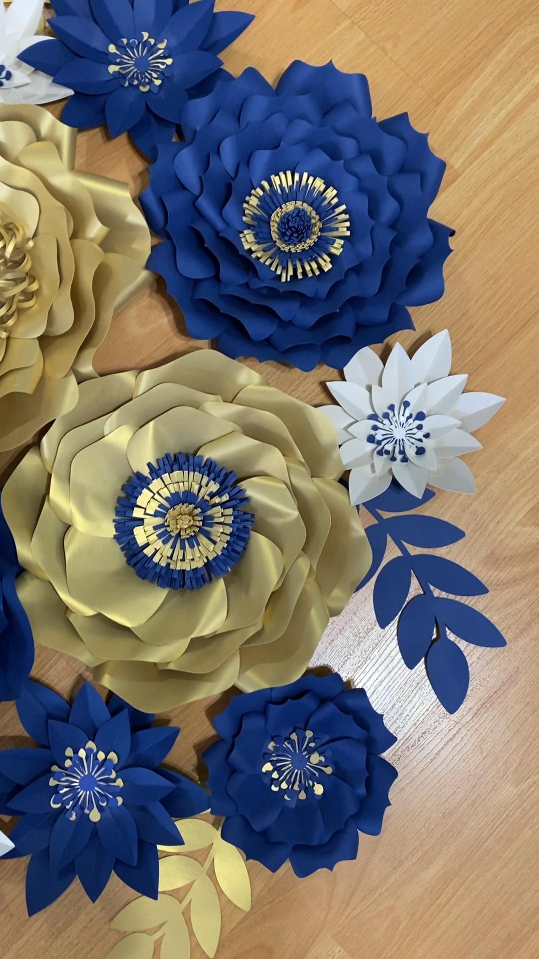 Navy Blue + French Vanilla Paper Flower Set -   diy Decoracion papel