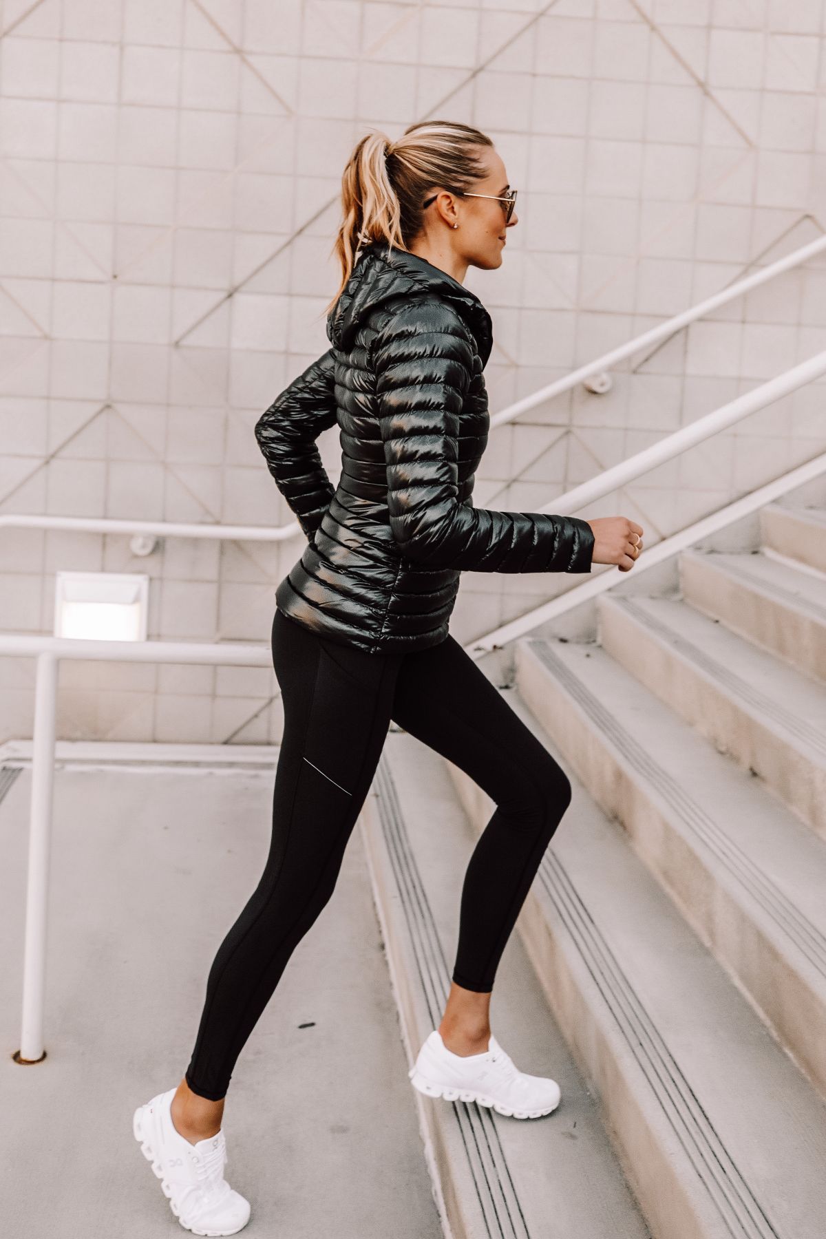Athleisure, What to Wear to the Gym, All-Black Lululemon Outfit | Fashion Jackson -   fitness Outfits fashion