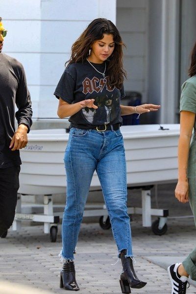 11 Vintage Tees You Should Totally Add To Your Collection | I AM & CO® -   selena gomez style 2019