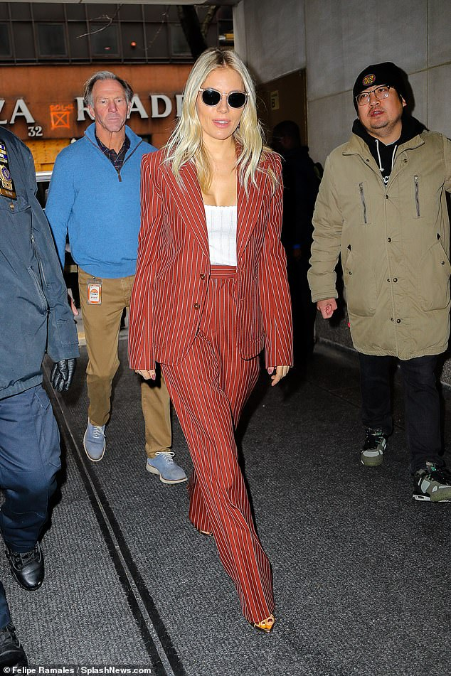 Sienna Miller flashes a hint of cleavage as she steps out in NYC -   16 style Women androginous ideas