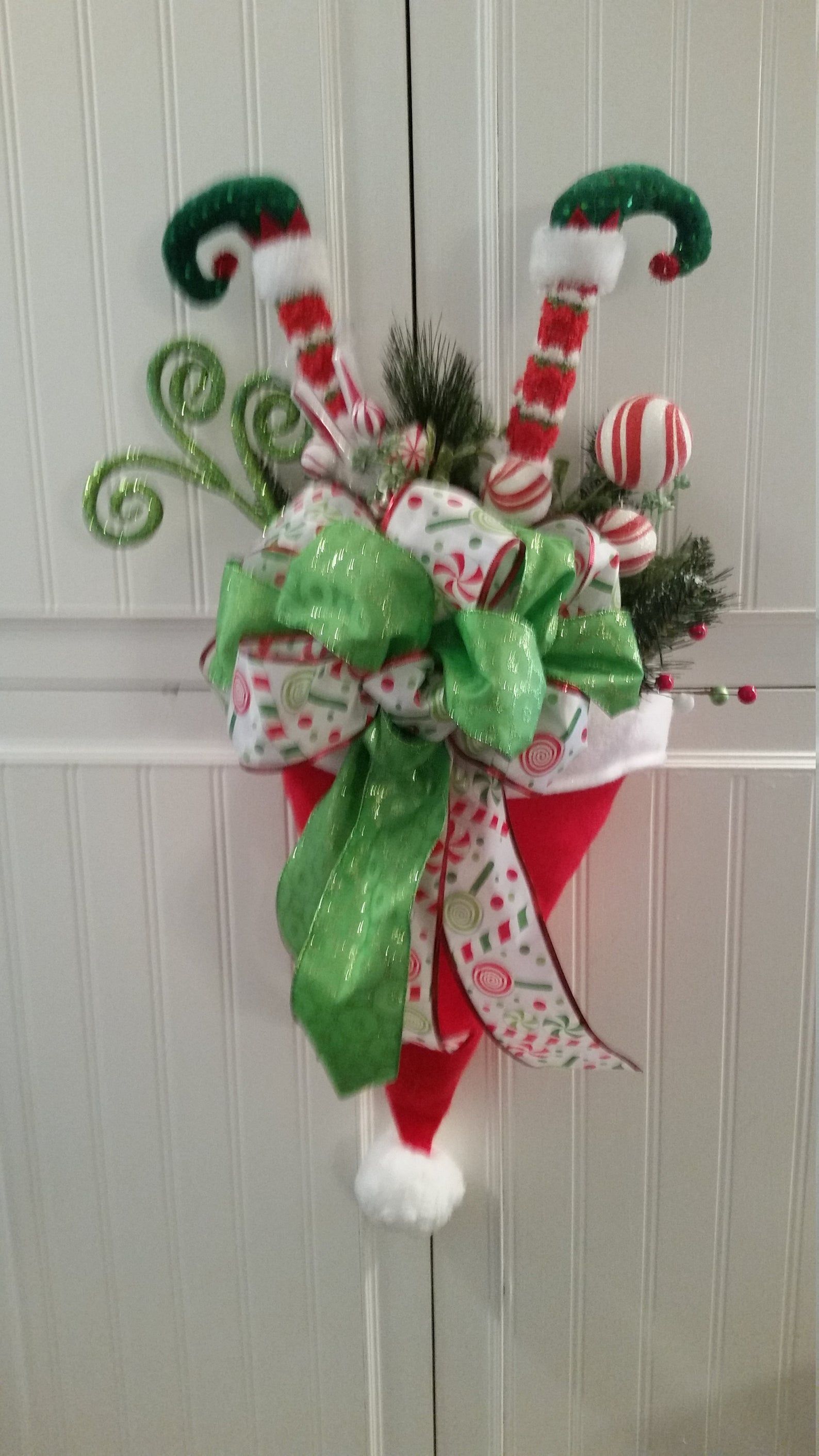 Christmas Santa hat Door Hanger -   19 diy Christmas projects ideas