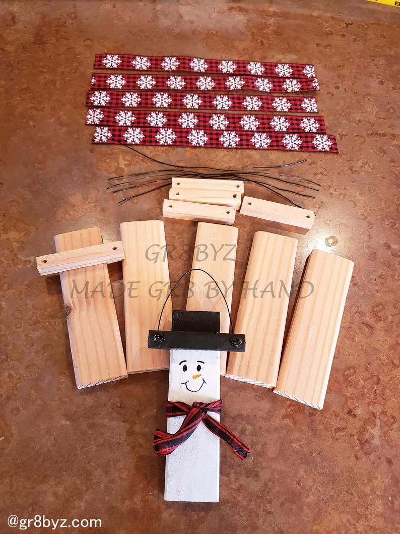DIY set of 5 unfinished wooden snowmen Christmas tree ornaments -   19 diy Christmas projects ideas