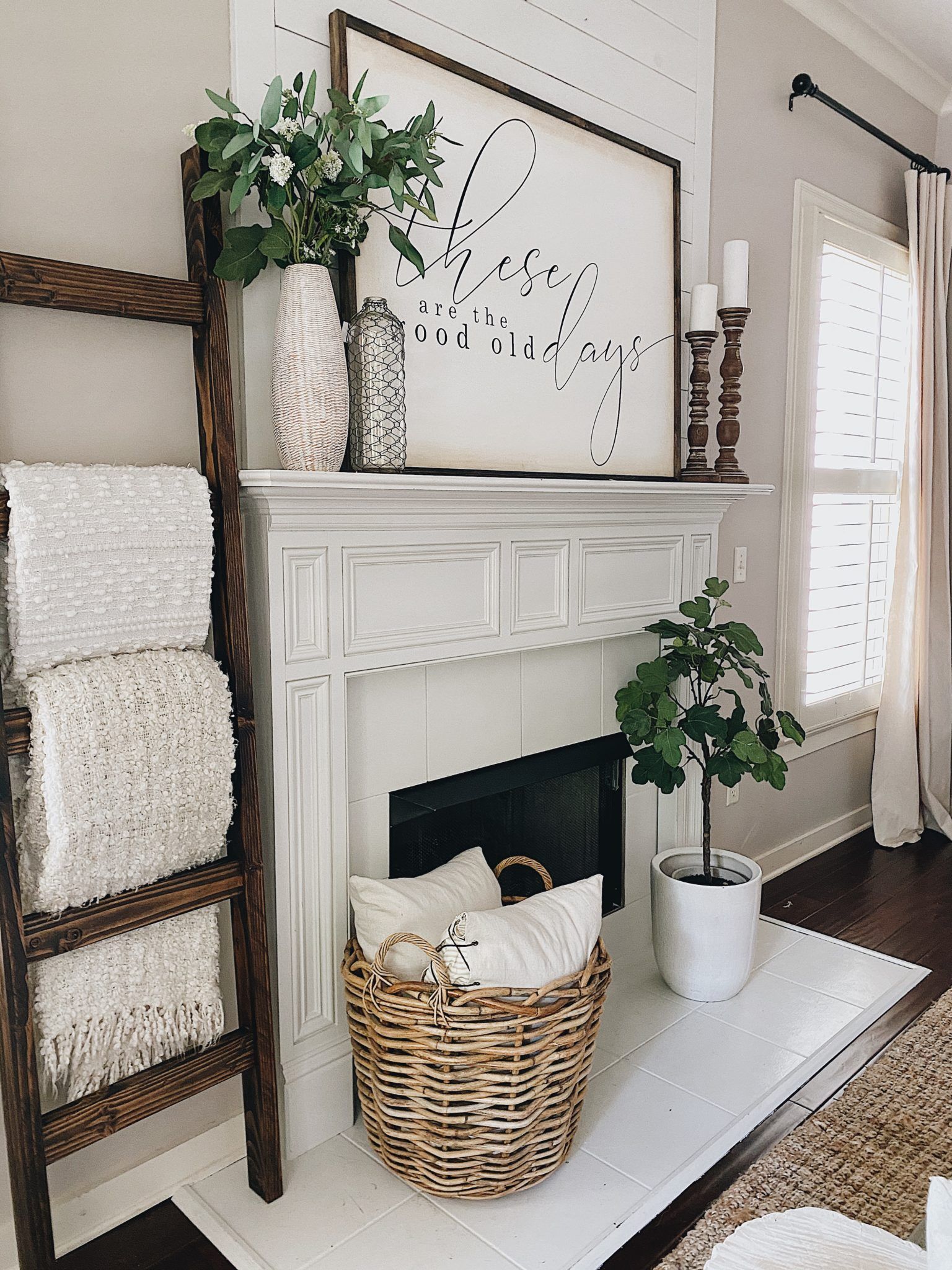 10 Tips To Speed Clean Your Home (Before Guests Arrive!) - She Gave It A Go -   14 farmhouse living room wall decorations ideas