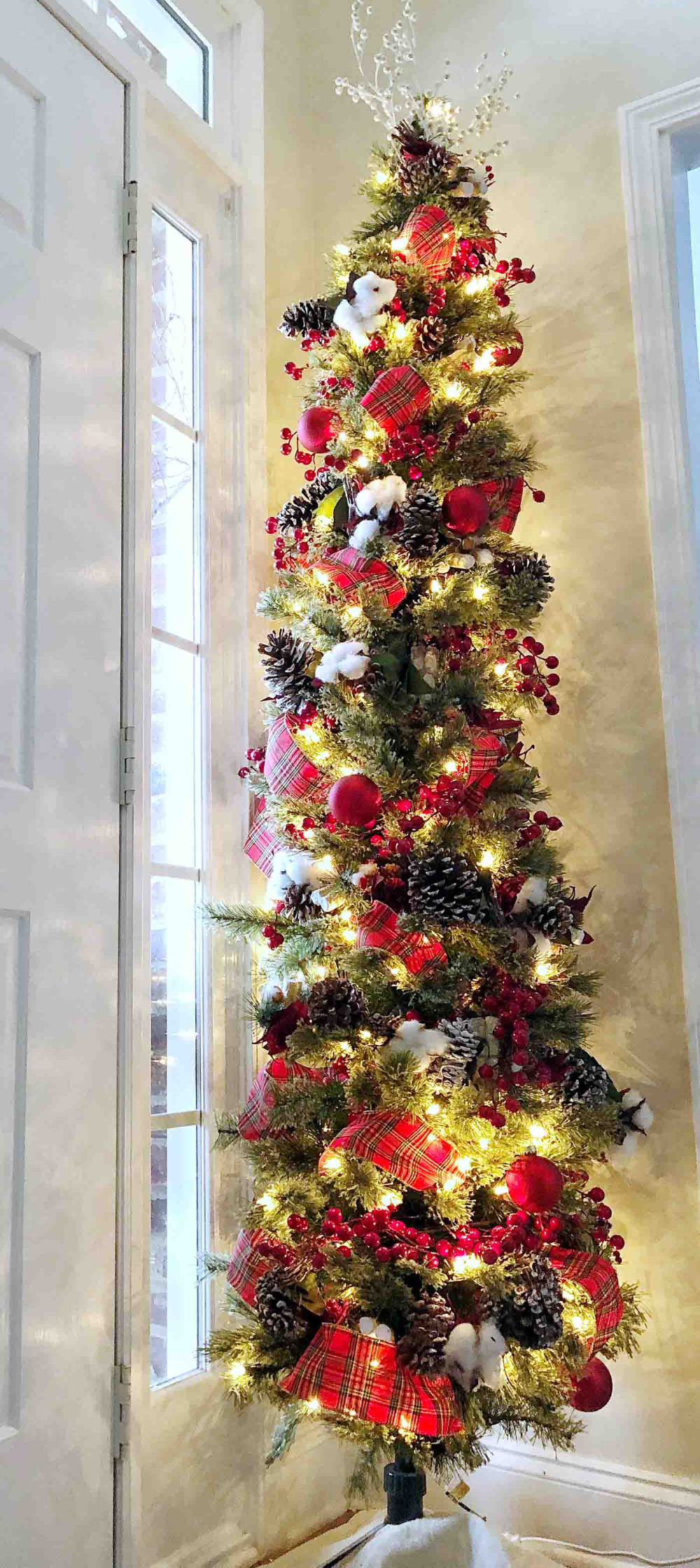 50 Reader Christmas Tree Beauties You've Gotta See! -   18 christmas tree themed ideas