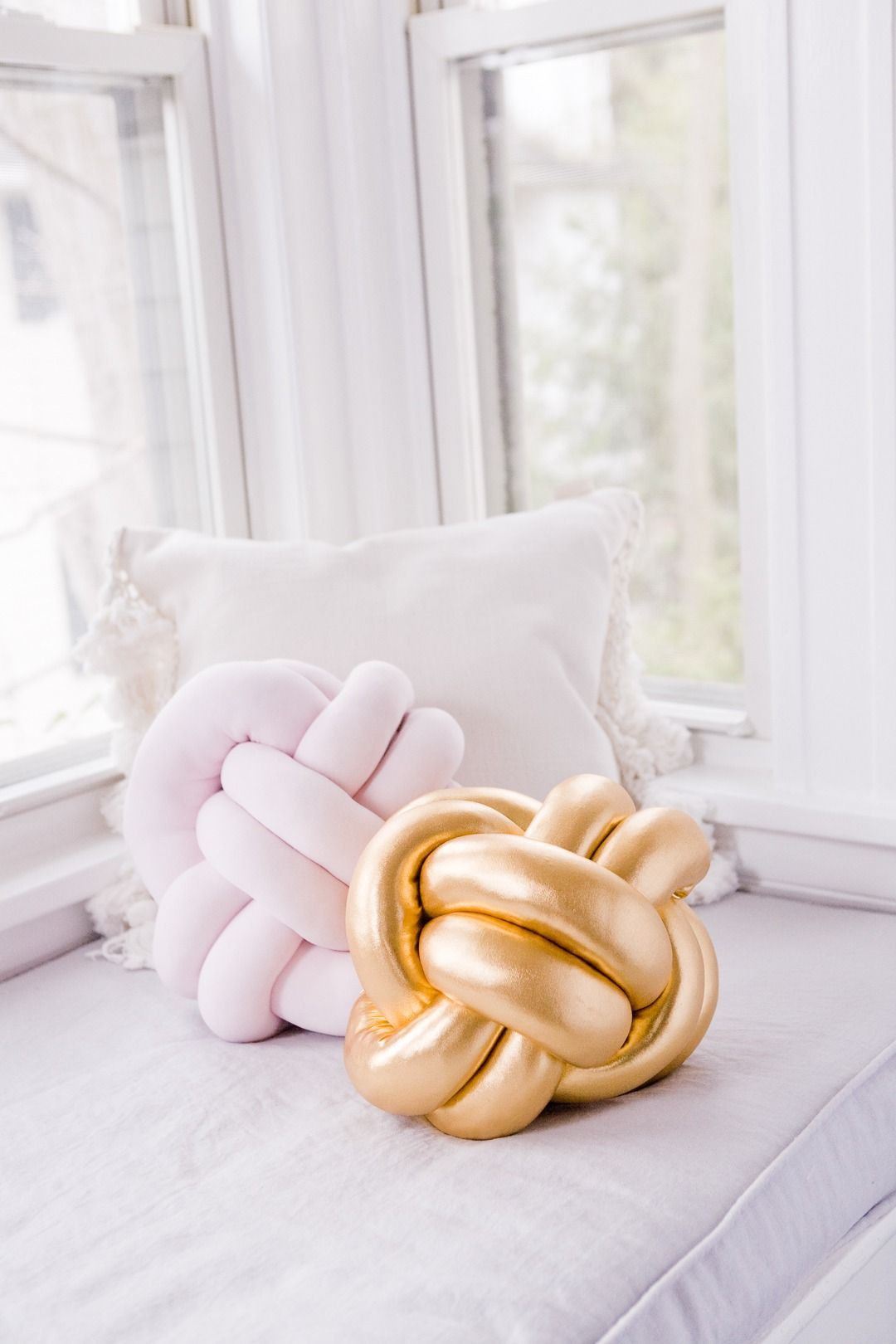 DIY Knot Pillow Tutorial ? Ruffled -   18 diy Pillows for teens ideas