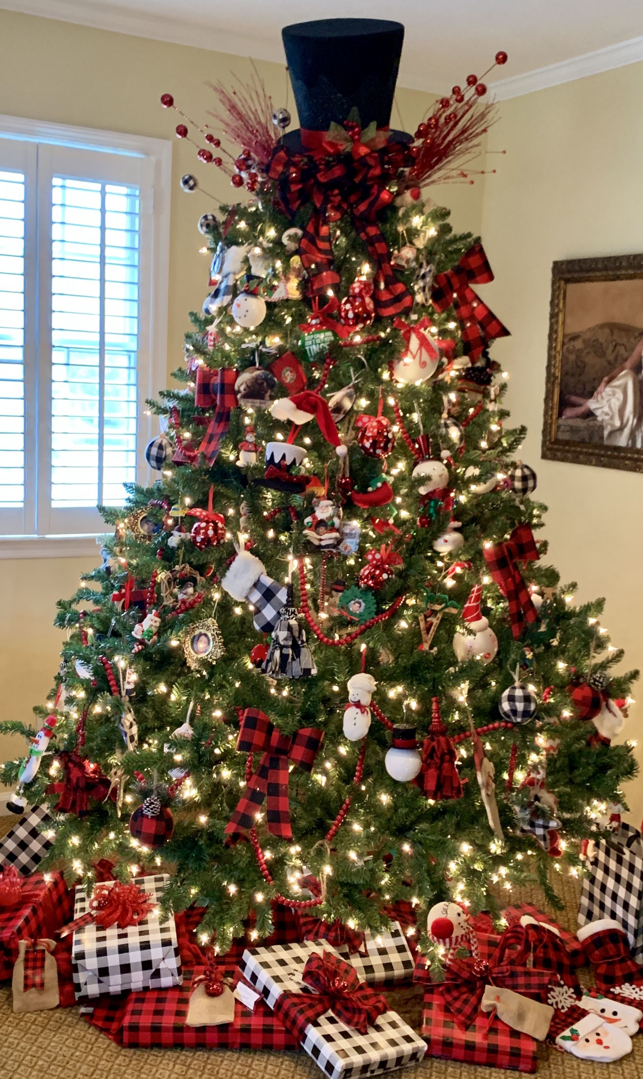 Buffalo Check Christmas tree -   18 xmas tree topper diy christmas ideas