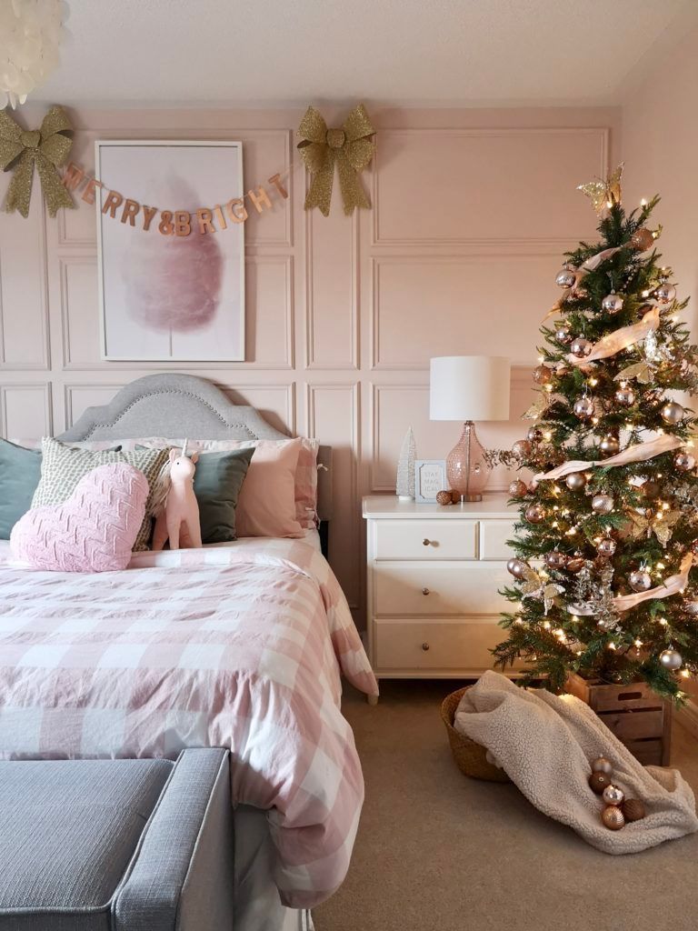 50+ Christmas Bedroom Ideas To Spruce Up Your Home | -   19 christmas decor for bedroom pink ideas