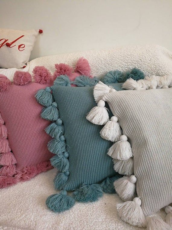mixing pillows -   19 diy Pillows with tassels ideas