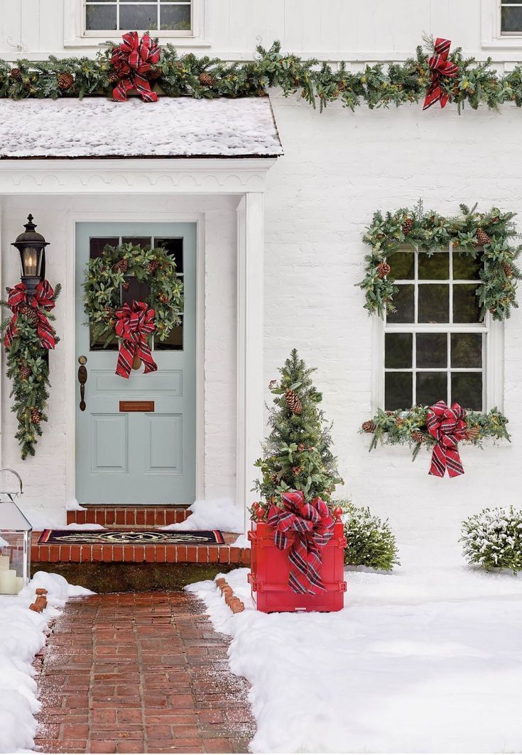 17 diy christmas decorations for outside porches ideas