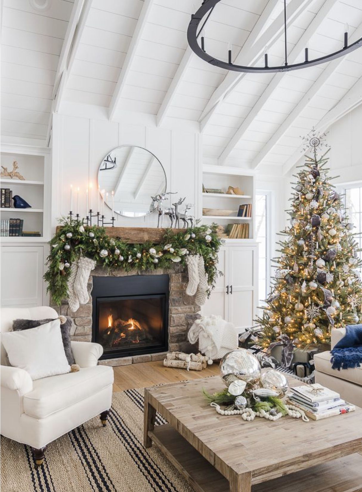 Indoor Christmas Decorations -   17 xmas decorations interior design ideas